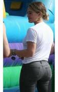 Hilary Duff Has A Great Ass