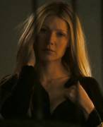 Gwyneth Paltrow Letting Her Tit Out