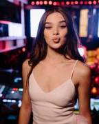 So Hard For Hailee Steinfeld