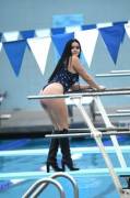 Ariel Winter Showing Off So Much Ass The Cum Produced Could Fill That Pool