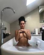 Bbuk 19 Anamelia In The Bath Gif (More In Comments)