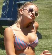 8/6 115Pm Cam 1 Kat Bikini Pokies