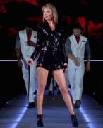 Taylor Swift's Sexy Legs From 1989 Tour Bonus Interview (17)