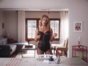 Emily Bett Rickards (X-Post /R/Celebs)