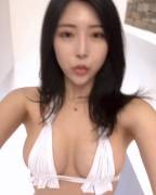Choi Somi - Swimsuit - 181221 Gif
