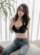 Yoo Gyeong (190703) Black N Jeans