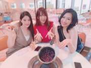 Some Friends Out For Lunch