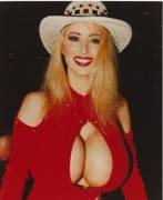 Wendy Whoppers In An Outfit That Fits Her Perfectly