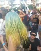 You Can Take The Hoe Out The Club But Can't Take The Club Out The Hoe [Gif]