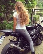 Choose - Bike Or Chick ?