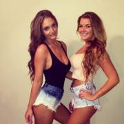 2 Hotties (X-Post /R/Fineladies)