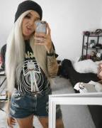 @Rileyalessandra Too Much Sun Has Made My Hair Fluffy