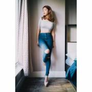 Ripped Jeans, High Heels, A Slit Of Stomach, Dds And Red Lipstick (X-Post /R/Realasians)