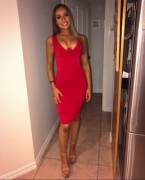 Tight And Busty In The Hallway