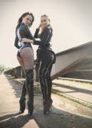 Two Lookin' To Travel!