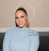 Gianna Michaels At The 2016 Chiller Theater Expo