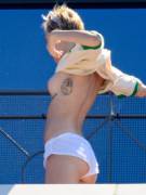 Miley Cyrus Topless On A Hotel Balcony In Sydney (X-Post /R/Celebs)