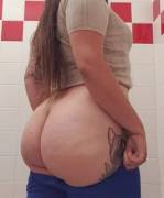 More Public Bathroom Pics, What Can I Say, I Can't Resist A Good Booty Pic ;)