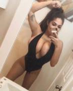 Dirty Ass Mirror But Hot Chick