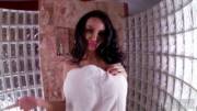 Amy Anderssen Opens Her Towel