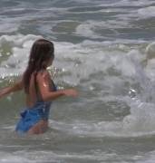 Ami Dolenz--She's Out Of Control [X-Post From /R/Wethair]