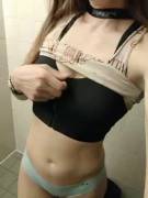 Gaming Convention Bathroom [Gif]