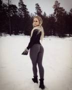 Snowball Fight About To Start, What Do You Aim At?