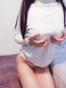 Lifts Her Shirt For An Amazing Reveal