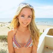 Pretty Girls With A Nice Smile