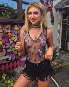 Gabby Loves Festivals.