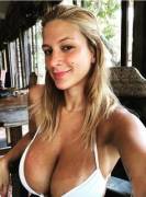 Smile &Amp;Amp;Amp; Cleavage