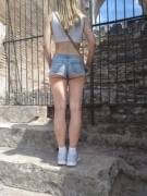 Short Shorts Are [F]Un When Out Sightseeing!