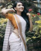 Sometimes Curves Cant Be Hidden By A Saree