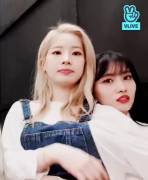 Twice - Momo Getting Handsy With Dahyun!