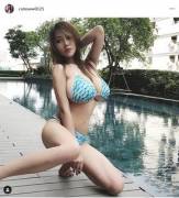 Top Heavy Beauty On Edge Of The Pool