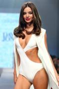 Miranda Kerr Can't Hide Her Revealing Camel-Toe (Via /R/Cameltoegirls)