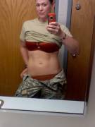(Nn) Army Girl Taking The Selfie...