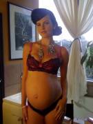 Retro-Looking Preggo