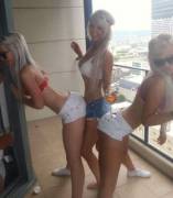 Three Way [Via /R/Hotyoungteens]