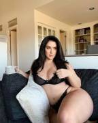 Holly Luyah's Soft, Thick, Succulent Thighs. No Man Maintains Control Between Her ...