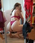 Subtle Side-View Hip Cleavage [Oc]