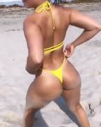 Yellow Bikini Days (Russialit)