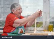 Bbw Strokes Long And Thick Shaft Before It Fills Her Juicy Pie