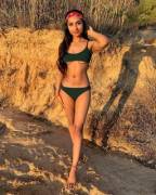 Sexy Desi Showing Off Under Boobs