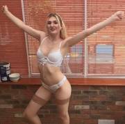 F24 Whant To See What I Am Hiding... Sc:raedoll2020