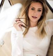 [M] Lili Reinhart's Slave (Femdom, Body Worship)