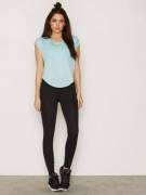 [L] Aarika Wolf - Hot Model Wants To See You Perform, And Maybe More...