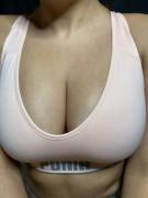 [Oc] Do You Like My New Sportsbra?