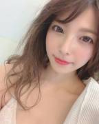 Ai-Chan Is So Pretty!