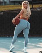 Sexy Blond In Tight Yoga Pants